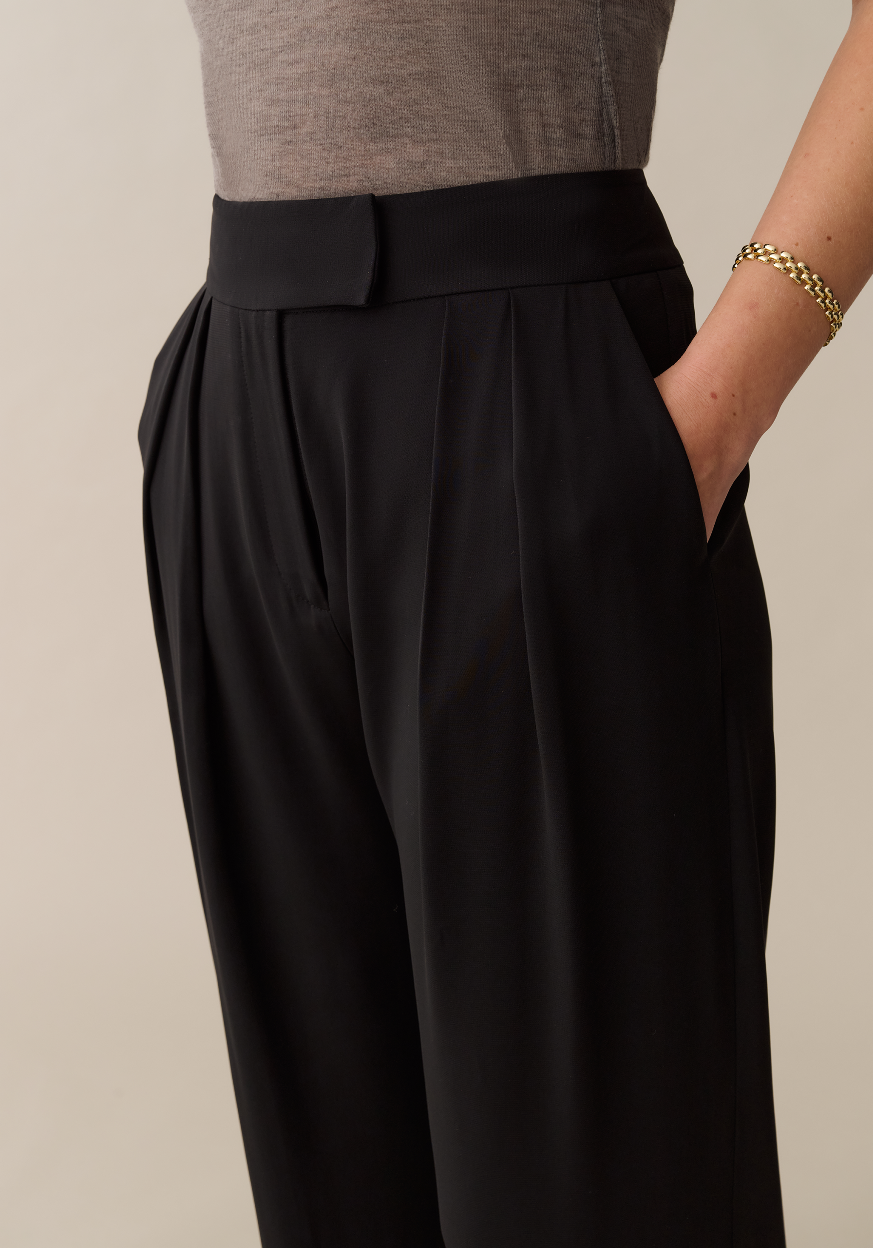 Naira Pant - Image 5